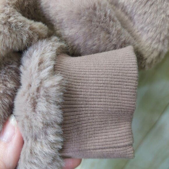 Philosophy Republic Women's Faux Fur Pullover Top Tan Size Small Lined~Soft~Cozy - Picture 8 of 14